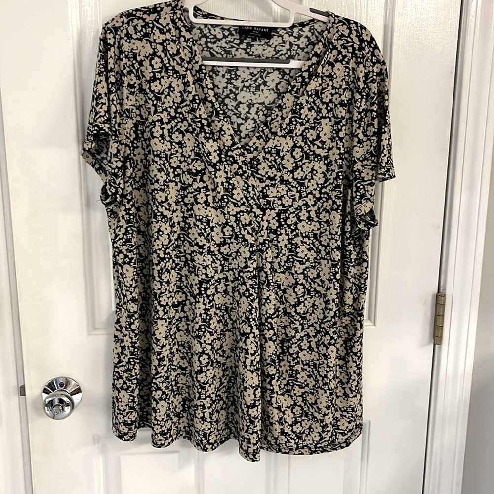 Lane Bryant cap sleeve, pleated top